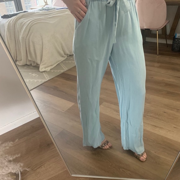 High Rise Flowy Pants - Picture 3 of 4